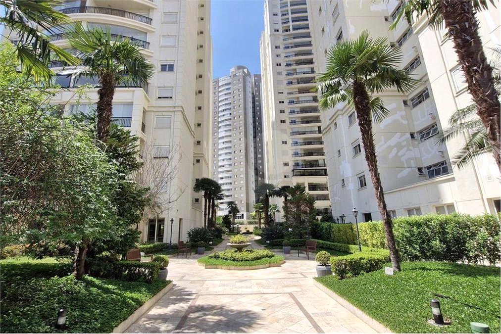 Apartamento à venda com 3 quartos, sendo 1 suíte, em Indianópolis, São Paulo, SP