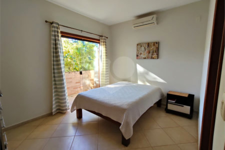 Casa à venda com 7 quartos, sendo 4 suítes, no condomínio Riviera de Santa Cristina XIII, Paranapanema - SP