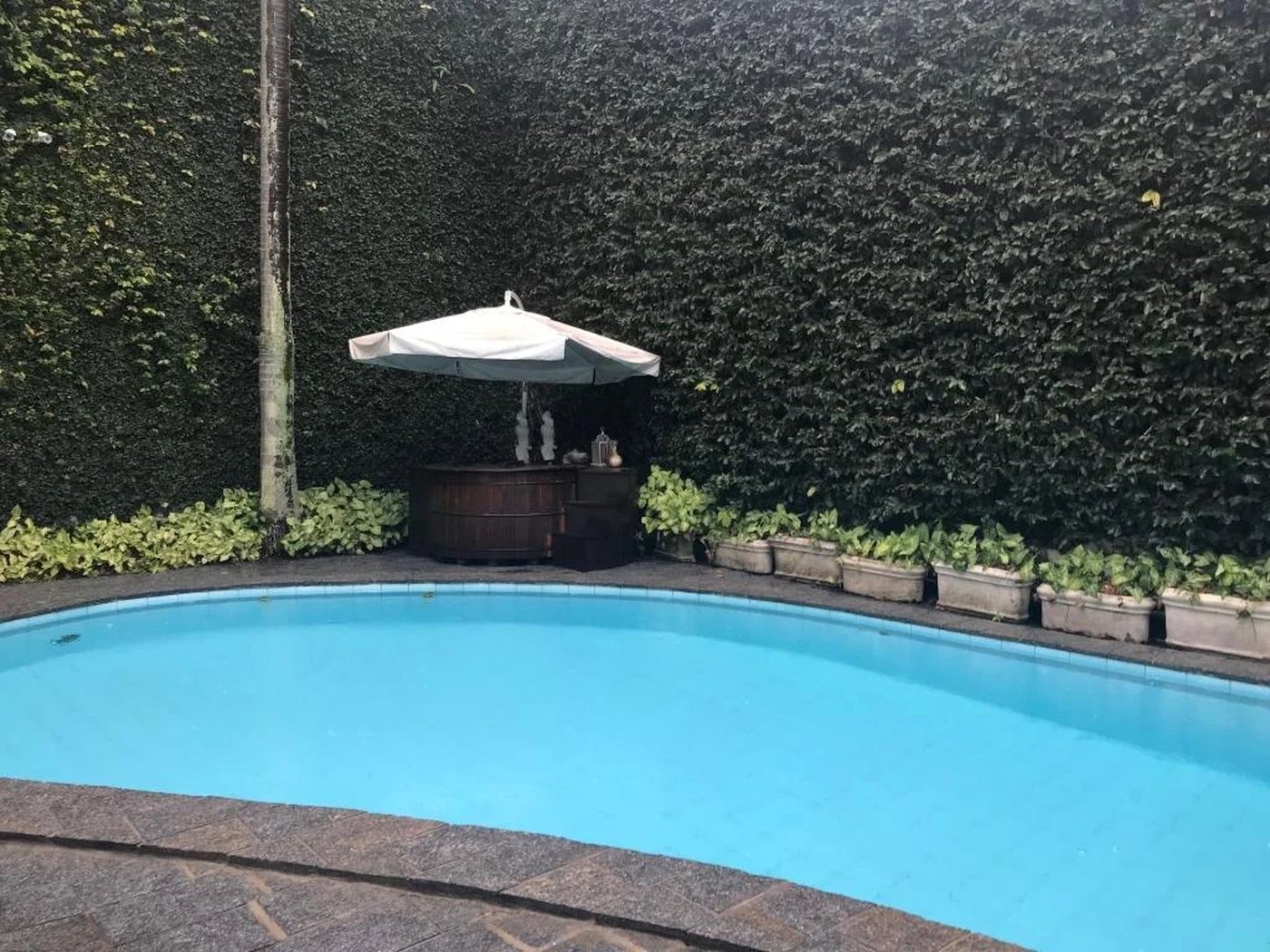 Casa à venda com 5 quartos, sendo 2 suítes, em Jardim Everest, São Paulo, SP