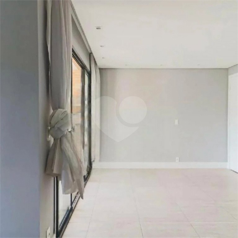 Apartamento à venda com 3 quartos, sendo 1 suíte,  em Cidade São Francisco, São Paulo, SP