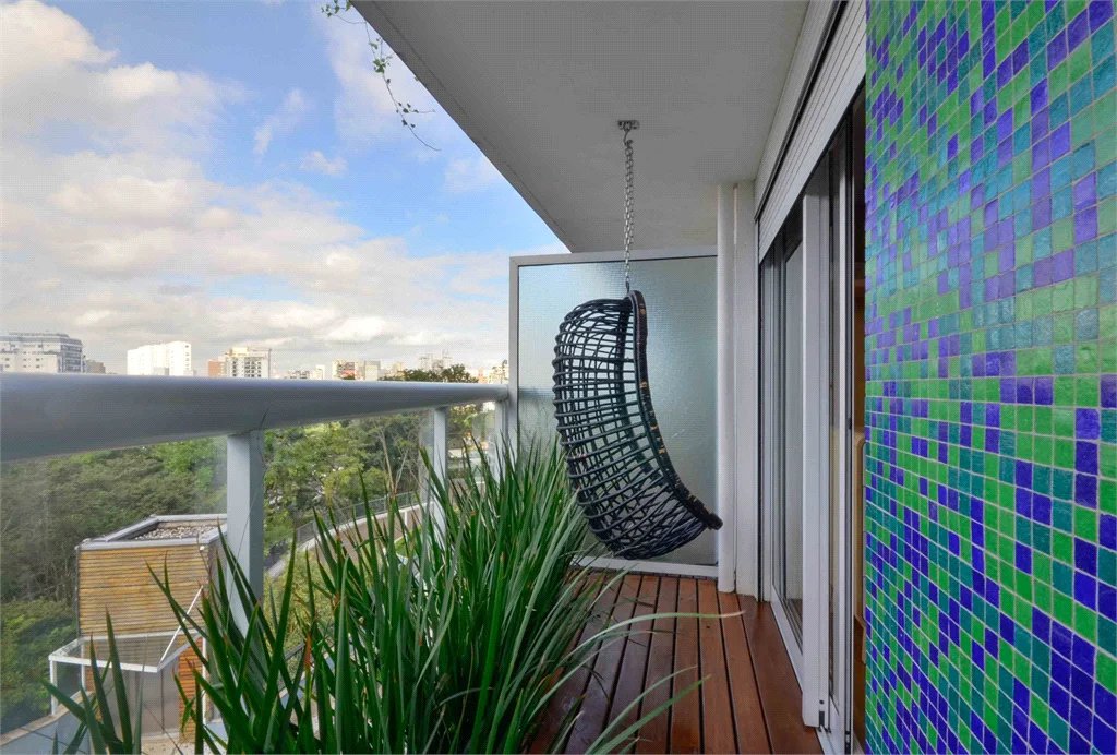 Casa à venda com 5 quartos, sendo 4 suítes, no condomínio Espaço Mobile - Real Parque, São Paulo - SP