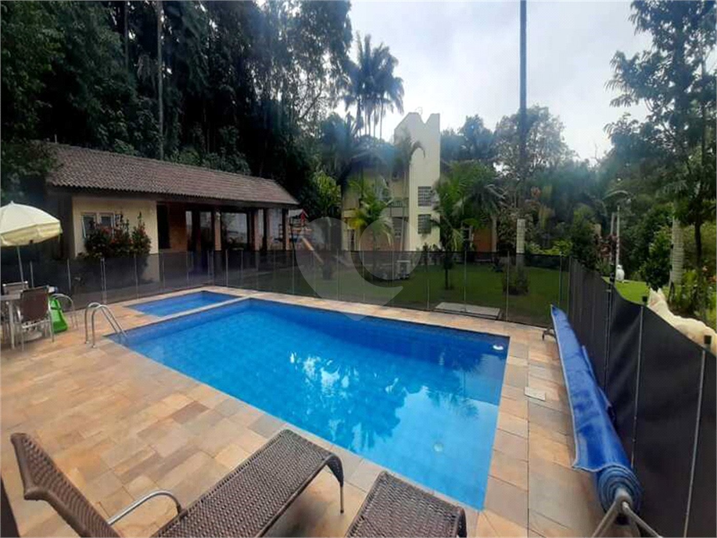 Sobrado à venda com 4 suítes em Serra da Cantareira, Mairiporã, SP
