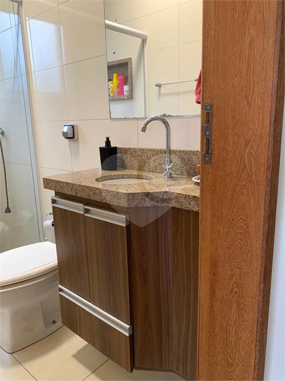 Casa à venda com 3 quartos, sendo 1 suíte, no condomínio Residencial Ponderosa, São Roque - SP