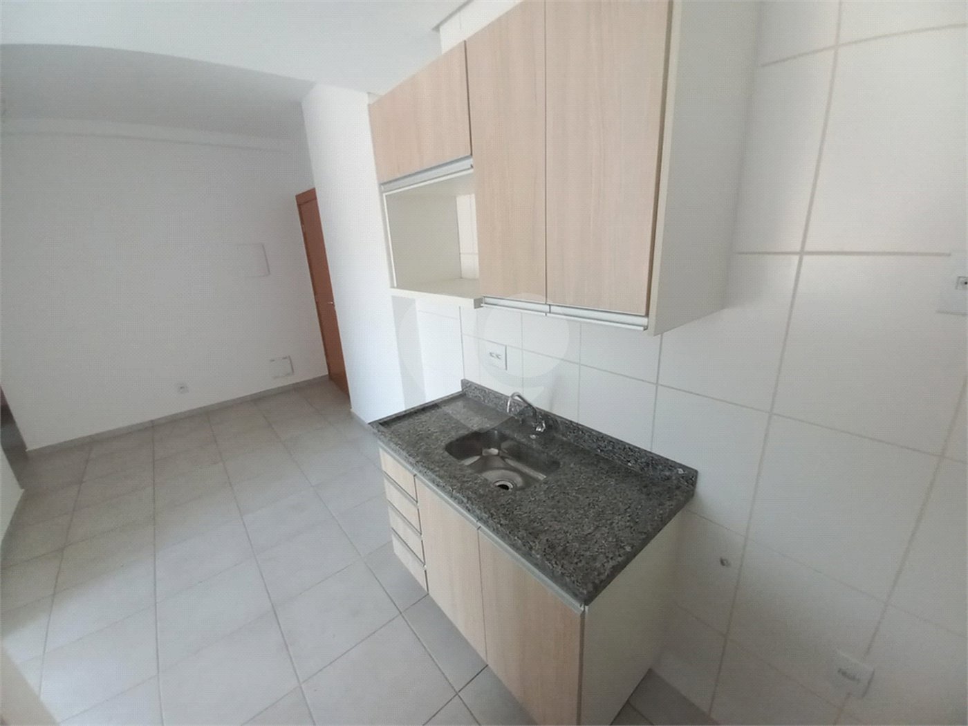 Apartamento no Condomínio Mirante Araucária.