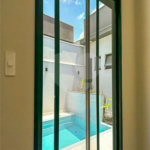Casa Térrea Evidências - Indaiatuba/SP - R$ 1.950.000,00 - Área Total 307,33 m² - Área Construída 201,90 m² - TÉRREA - 03 suítes sendo a master com closet; Escritório; Lavabo; Cozinha com cooktop, forno, micro-ondas e coifa; Móveis planejados na hall de entrada, sala, escritório, cozinha, gourmet, s