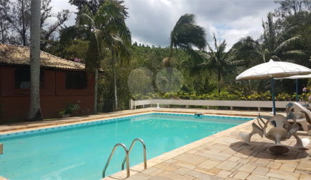 Casa à venda com 5 quartos, sendo 1 suíte,  em Serra da Cantareira, Mairiporã, SP