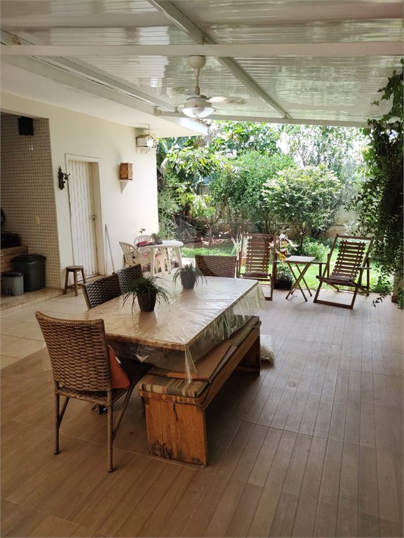 Casa à venda com 3 quartos, sendo 1 suíte, no condomínio Picollo Villaggio, Louveira - SP