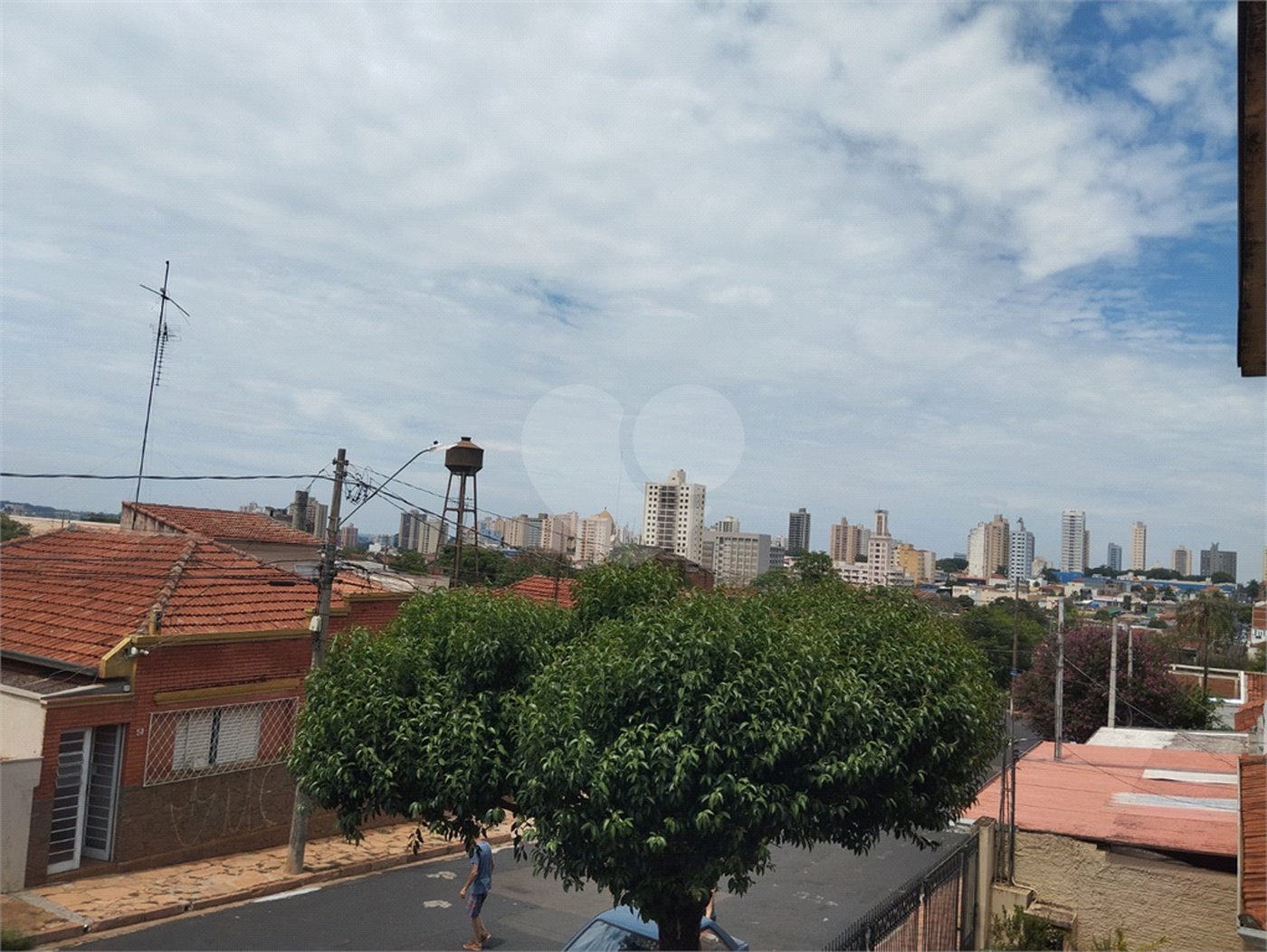 Sobrado à venda com 4 quartos, sendo 1 suíte,  em Vila Xavier (vila Xavier), Araraquara, SP