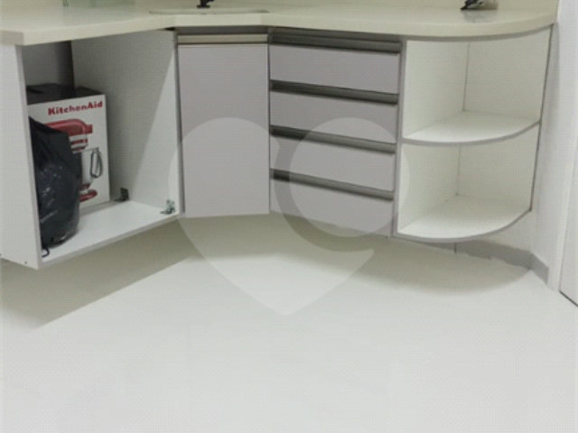 Apartamento à venda com 3 quartos, sendo 1 suíte,  em Alto da Boa Vista, São Paulo, SP