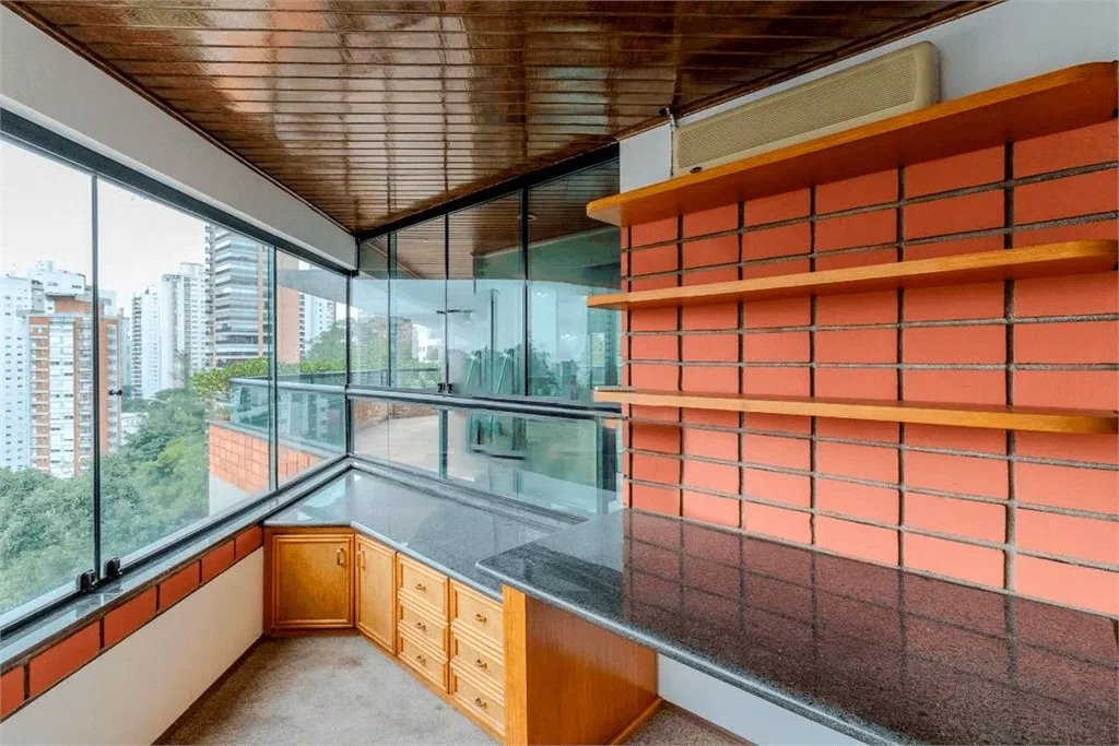 Apartamento à venda com 4 quartos, sendo 2 suítes,  em Paraíso do Morumbi, São Paulo, SP