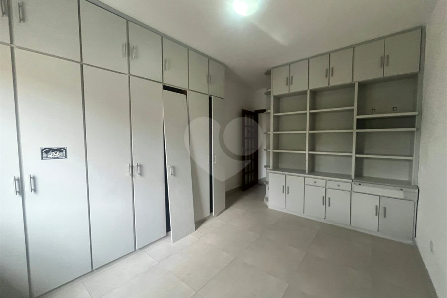 Sobrado à venda com 3 quartos, sendo 1 suíte, em Tremembé, São Paulo, SP