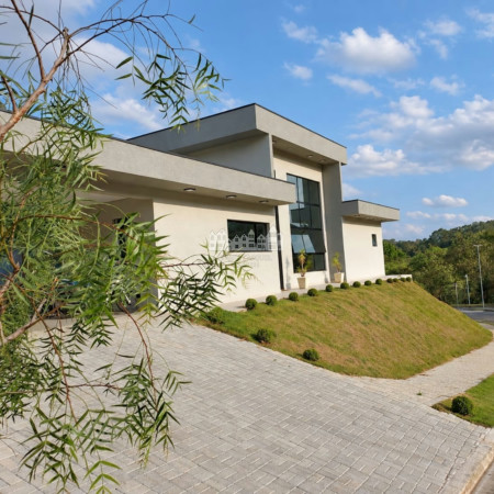 Casa à venda com 3 quartos, sendo 1 suíte,  em Condominio Quintas da Boa Vista, Atibaia, SP