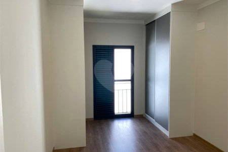 Casa à venda com 3 suítes no condomínio Villaggio Maranello, Vinhedo - SP