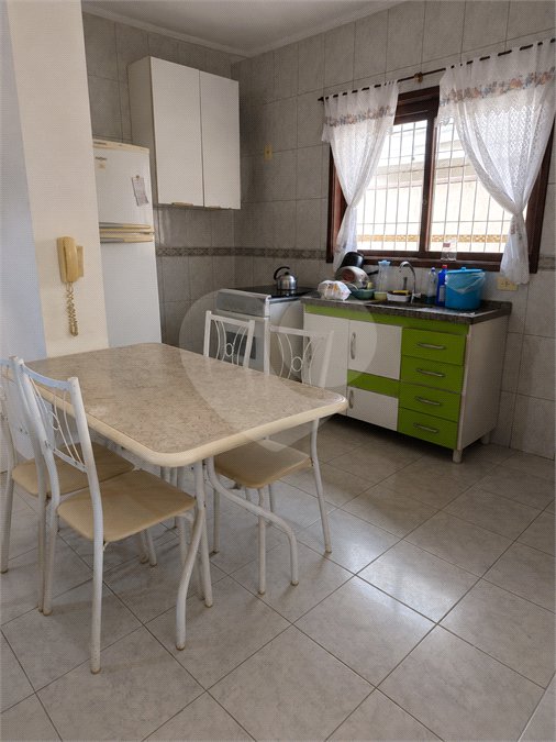 Casa à venda com 2 suítes, no condomínio Residencial Vitória Régia, Bertioga - SP