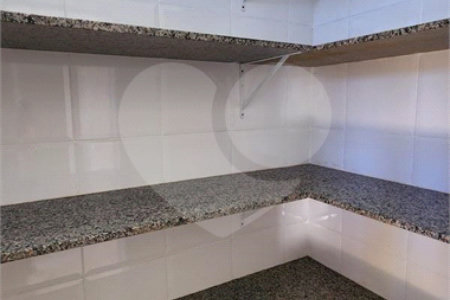 Casa à venda com 3 quartos, sendo 1 suíte, no condomínio Veneto, Araraquara - SP