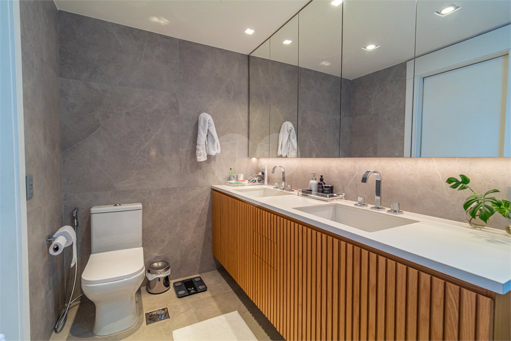 Apartamento à venda com 3 suítes em Vila Olímpia, São Paulo, SP