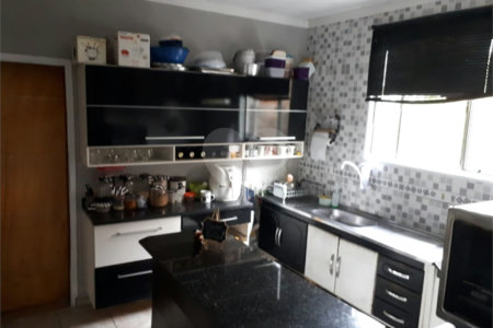 Casa à venda com 4 quartos, sendo 2 suítes, no Centro, São José dos Campos, SP