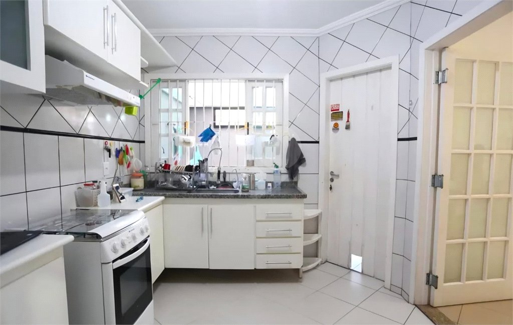 Casa à venda com 3 quartos, sendo 1 suíte,  no condomínio Residencial Villagio, São Paulo - SP