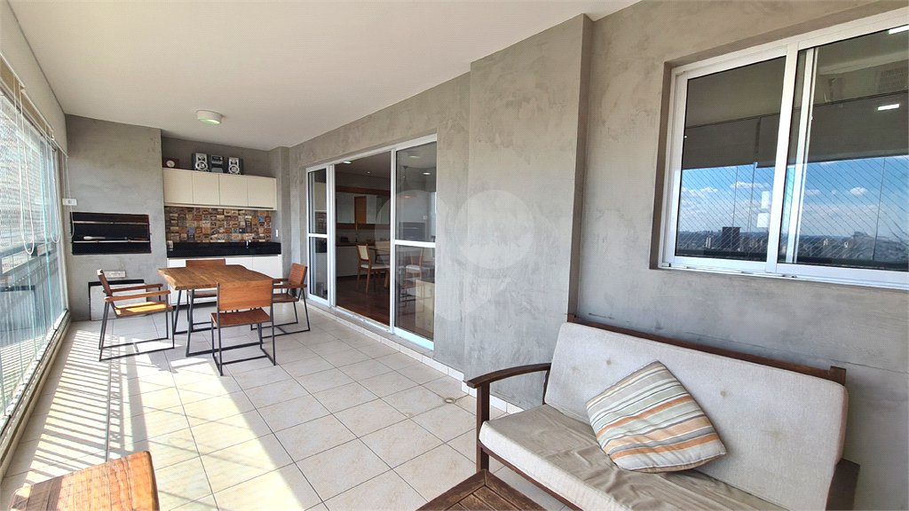 Apartamento à venda ou para alugar com 3 quartos, sendo 2 suítes, em Pinheiros, São Paulo, SP