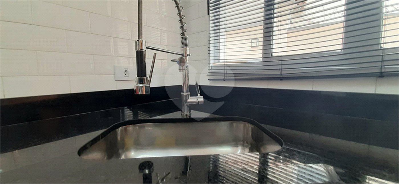 Casa à venda com 3 quartos, sendo 1 suíte, no condomínio Residencial Gran Veiga, São Paulo - SP