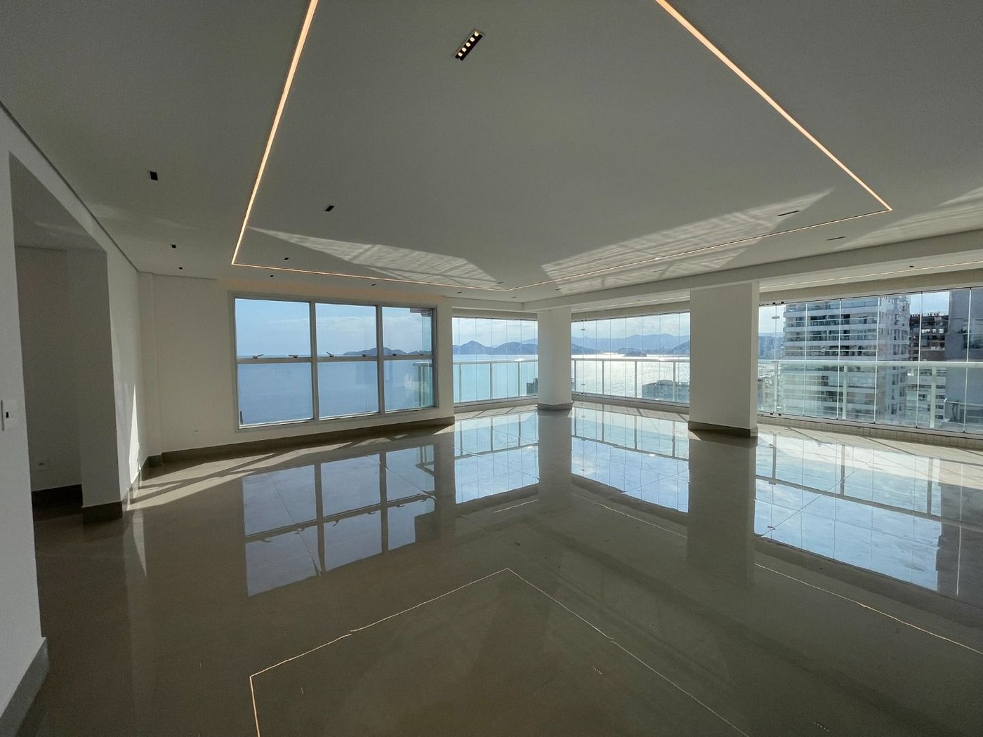 Cobertura com 3 dormitórios à venda, 238 m² por R$ 5.500.000,00 - Embaré - Santos/SP