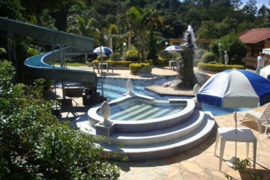 Sobrado à venda com 5 suítes em Juqueri Mirim, Mairiporã, SP