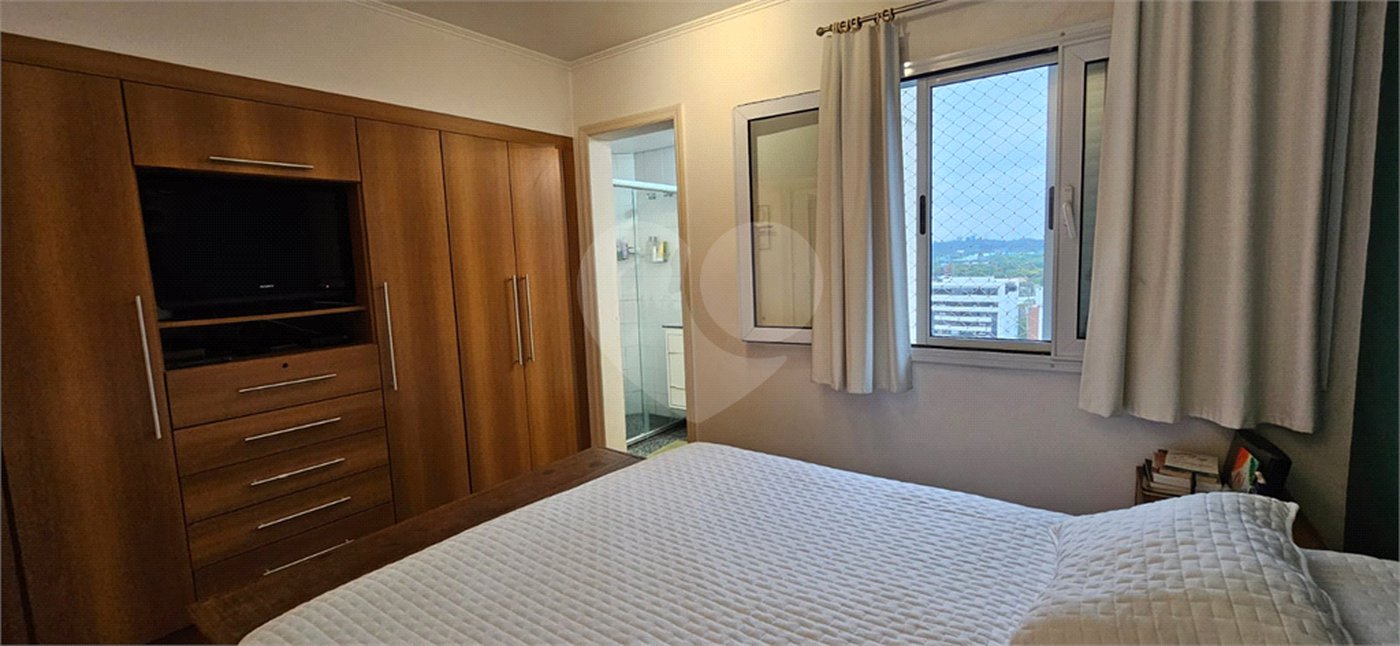 Apartamento à venda com 3 quartos, sendo 2 suítes, em Pinheiros, São Paulo, SP