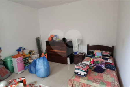 Casa à venda com 5 quartos, sendo 2 suítes, no condomínio Swiss Park, São Bernardo do Campo - SP