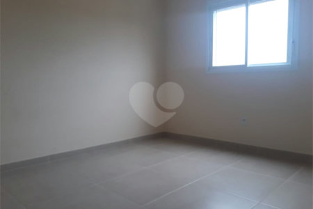 Apartamento à venda com 2 quartos, sendo 1 suíte,  em Jardim Brasil, São Roque, SP