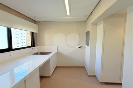 Apartamento para alugar com 2 suítes em Vila Andrade, São Paulo, SP