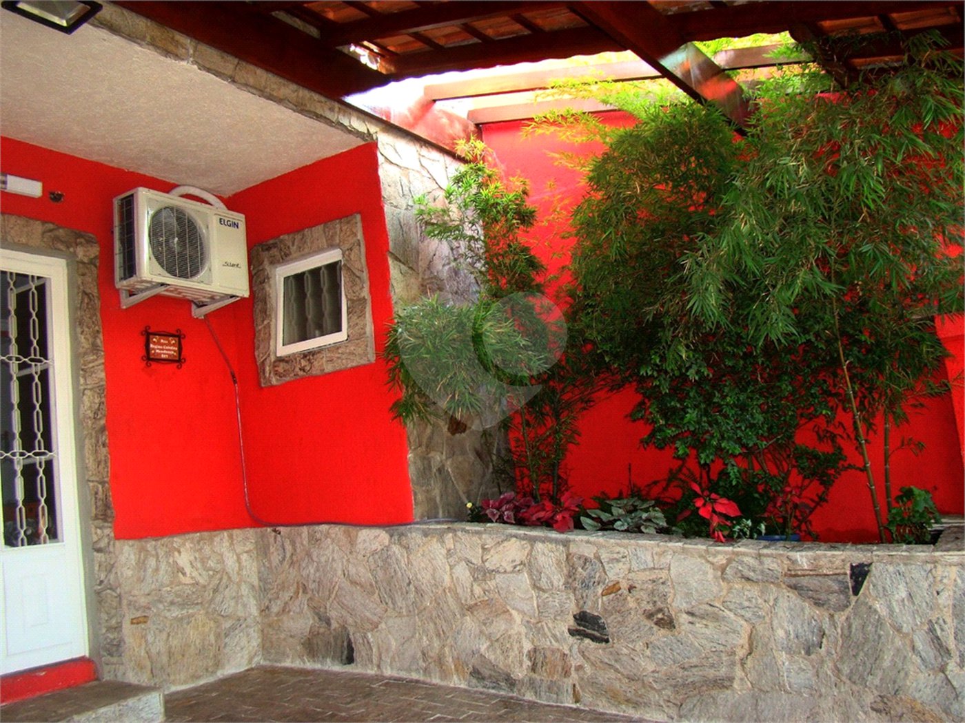 Sobrado à venda com 2 quartos, sendo 1 suíte, em Jardim São Luís, Suzano, SP