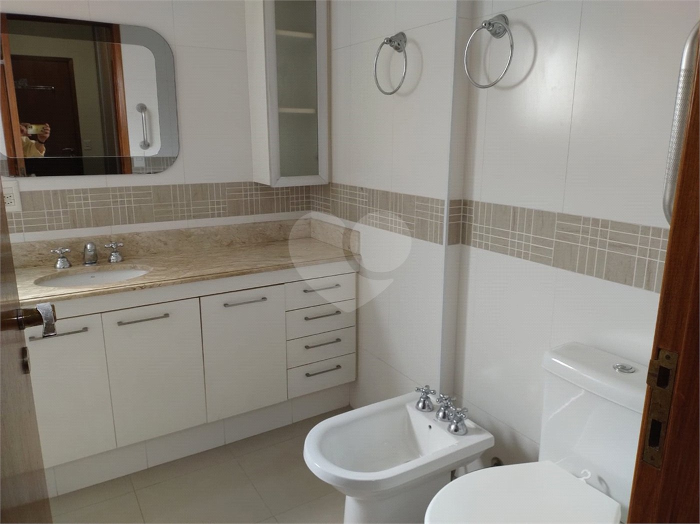 Apartamento para alugar com 3 suítes em Campo Belo, São Paulo, SP