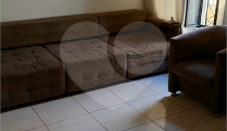 Sobrado à venda com 3 quartos em Vila Carrão, São Paulo, SP