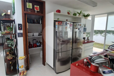 Casa à venda com 5 quartos, sendo 2 suítes, no condomínio Swiss Park, São Bernardo do Campo - SP