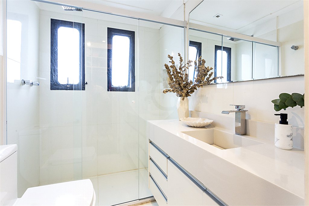 Apartamento à venda com 3 quartos, sendo 1 suíte, em Alto da Boa Vista, São Paulo, SP