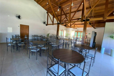 Casa à venda com 4 quartos, sendo 2 suítes, no condomínio Terras de Santa Adélia, Vargem Grande Paulista - SP
