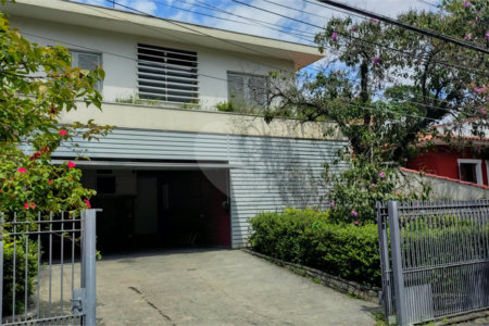 Casa à venda com 4 suítes em Vila Pirajussara, São Paulo, SP