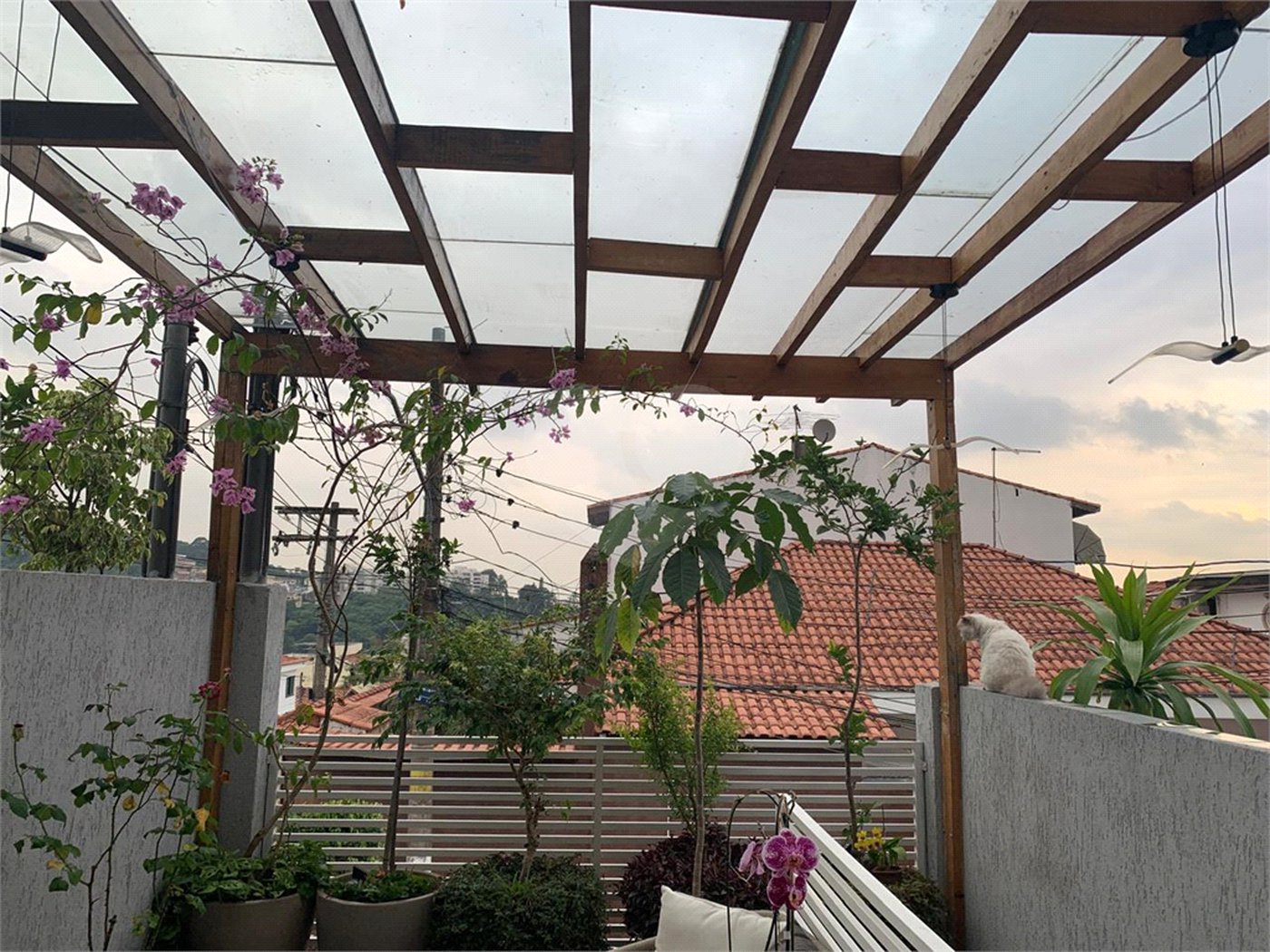 Sobrado à venda com 2 suítes em Horto, São Paulo, SP