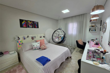 Sobrado à venda com 6 quartos, sendo 3 suítes, em Santa Teresinha, São Paulo, SP