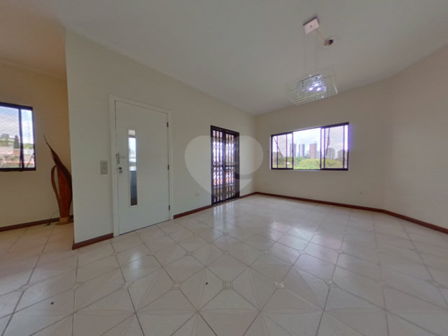 Sobrado à venda ou para alugar com 4 quartos, sendo 3 suítes,  em Jardim Franca, São Paulo, SP