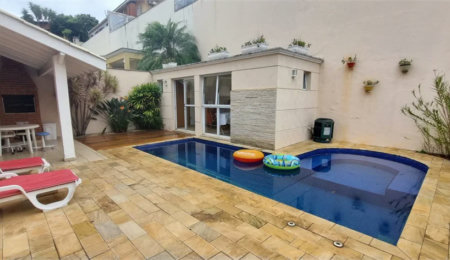 Casa à venda com 4 quartos, sendo 2 suítes,  no condomínio Casas de Windsor, São Paulo - SP