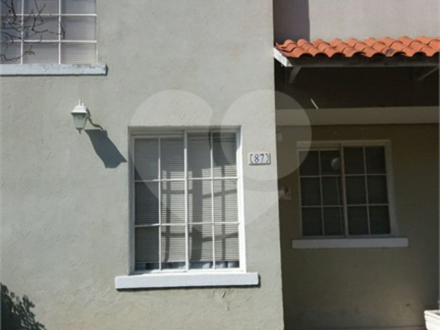 Casa à venda com 2 quartos, sendo 1 suíte,  no condomínio Residencial Villa Nostra, Cotia - SP