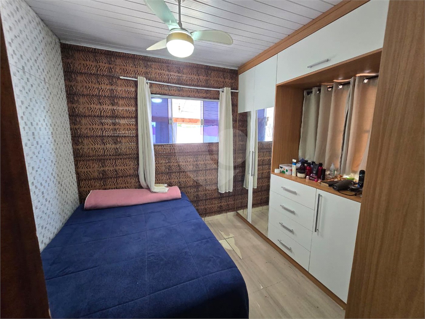 Casa à venda com 2 quartos em Vila Messias, Alambari, SP