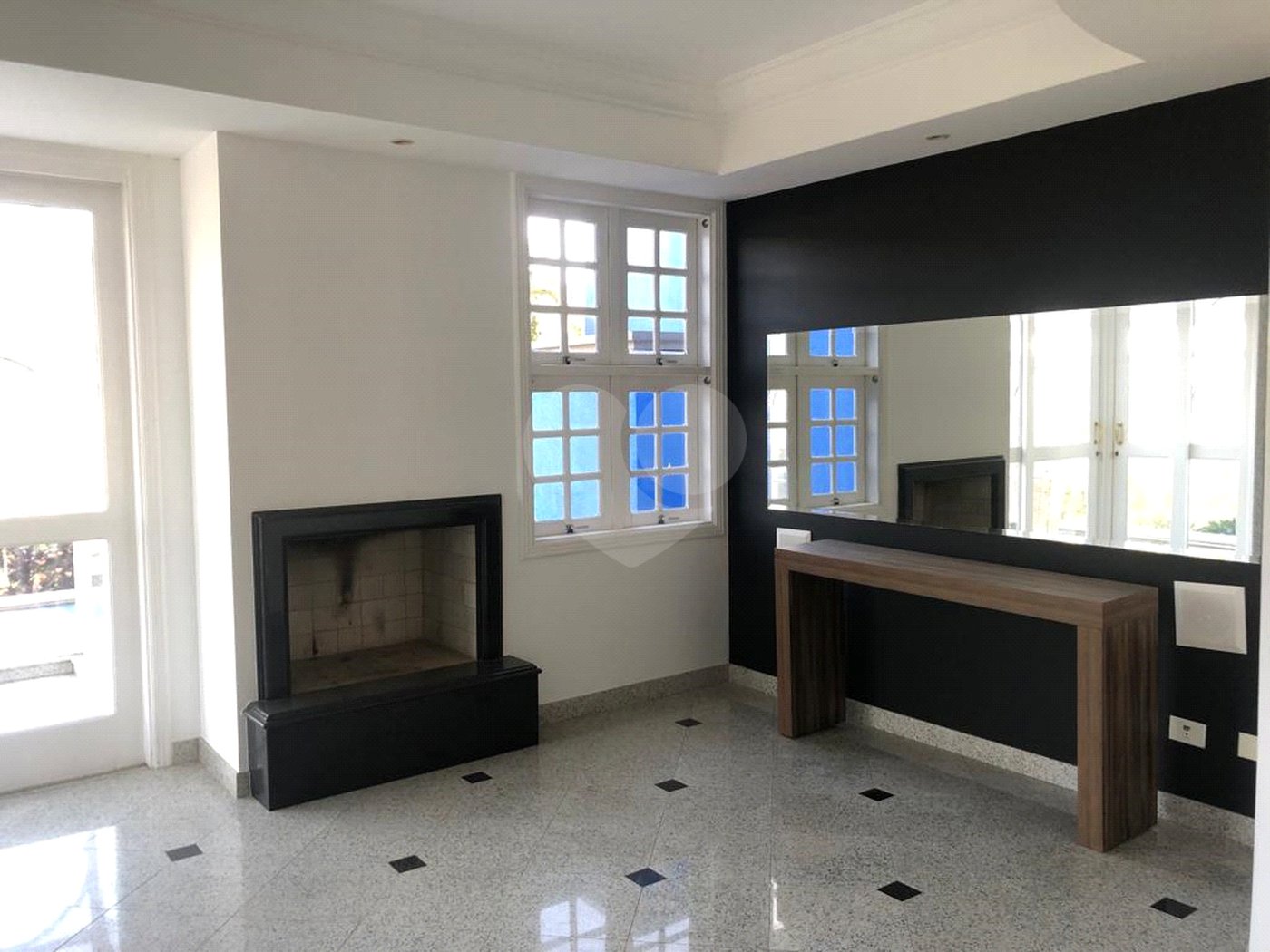 Casa à venda com 4 suítes no condomínio Osato, Atibaia - SP