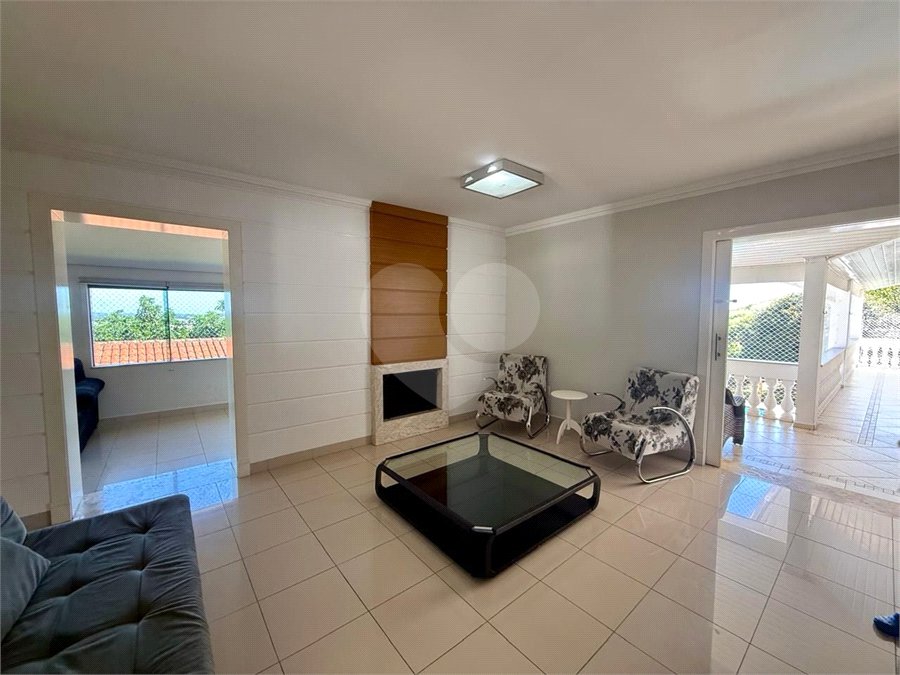 Casa à venda com 4 quartos, sendo 2 suítes,  no condomínio Morada da Lua, Vinhedo - SP