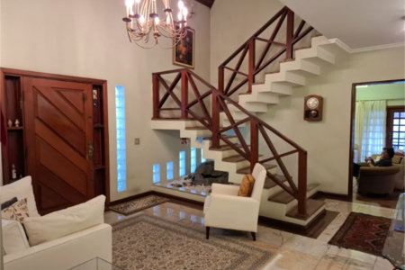 Sobrado à venda com 4 quartos, sendo 2 suítes, em Jardim Leonor, São Paulo, SP