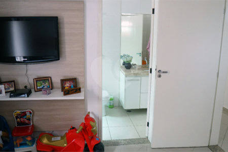 Sobrado à venda com 5 quartos, sendo 3 suítes,  em Santa Teresinha, São Paulo, SP