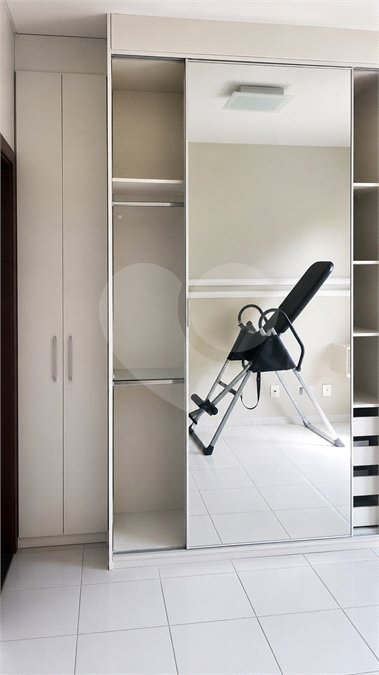 Casa à venda com 3 quartos, sendo 1 suíte,  no condomínio Maison Vert, Várzea Grande - MT
