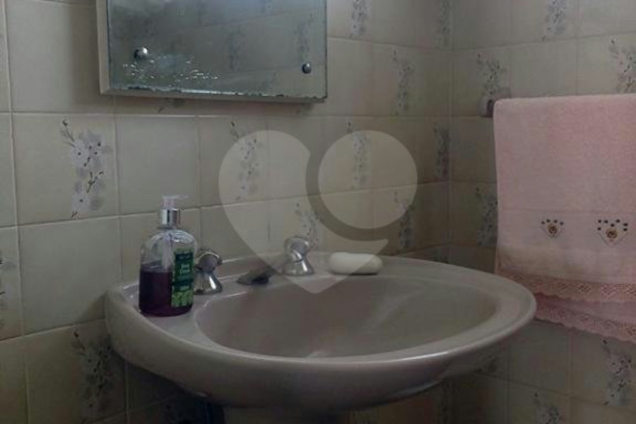 Casa à venda com 5 quartos, sendo 2 suítes, em Santana, São Paulo, SP