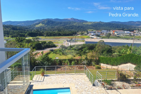 Casa à venda com 3 quartos, sendo 1 suíte, em Jardim Estância Brasil, Atibaia, SP